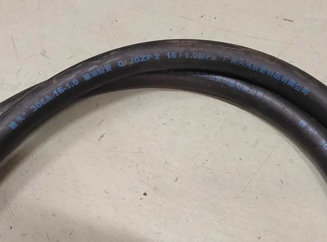 廣州穗天光面軟管01.jpg 廣州穗天光面軟管01.jpg